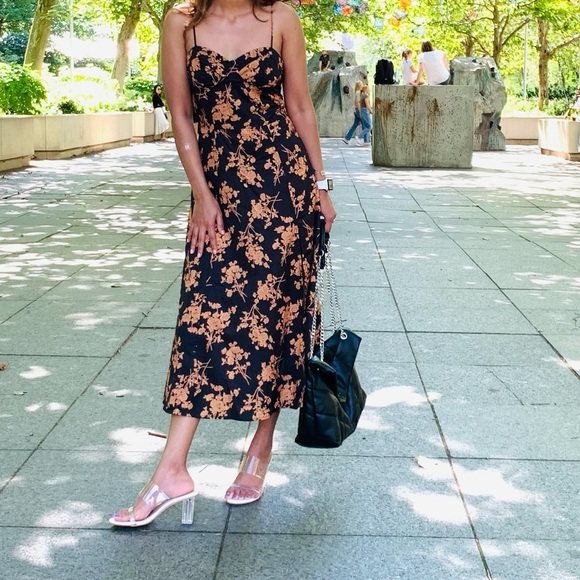 Brown - Picture 1 of 1